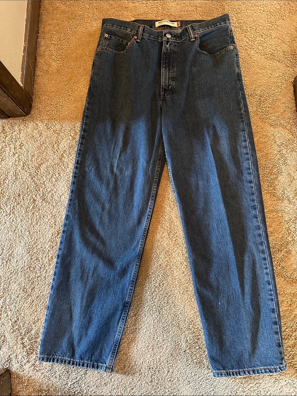 Vintage Levi's Relaxed 550 Straight Jeans in Dark Blue Denim - 36x32